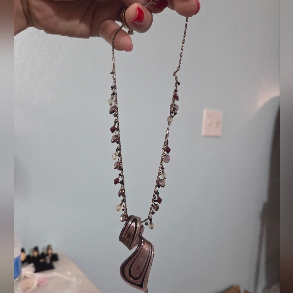 Elegant Black and Bronze/Purple Hues Necklace With Glass Pendant - Picture 3 of 12